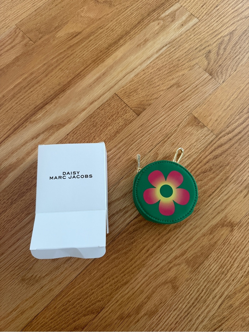 Marc Jacobs Daisy coin purse green floral mini circular purse